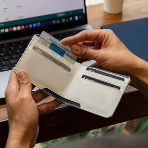 Premium Leather Bifold Wallet for Men – RFID Secure Card Holder with Multiple Slots