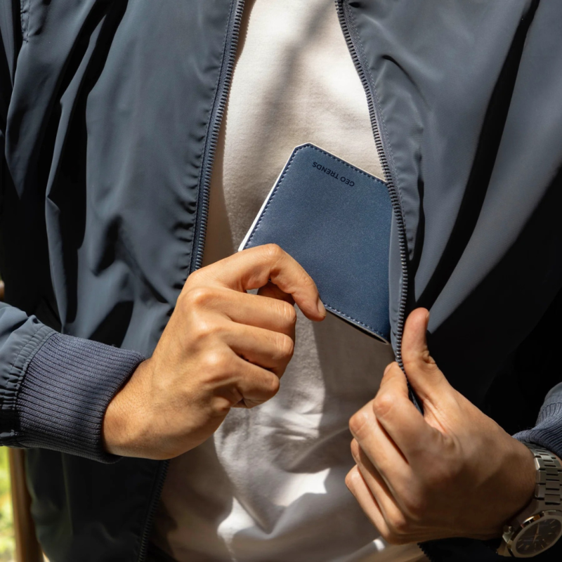 Premium Leather Bifold Wallet for Men – RFID Secure Card Holder with Multiple Slots