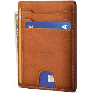 Slim leather card holder corner close-up – Geo Trends durability